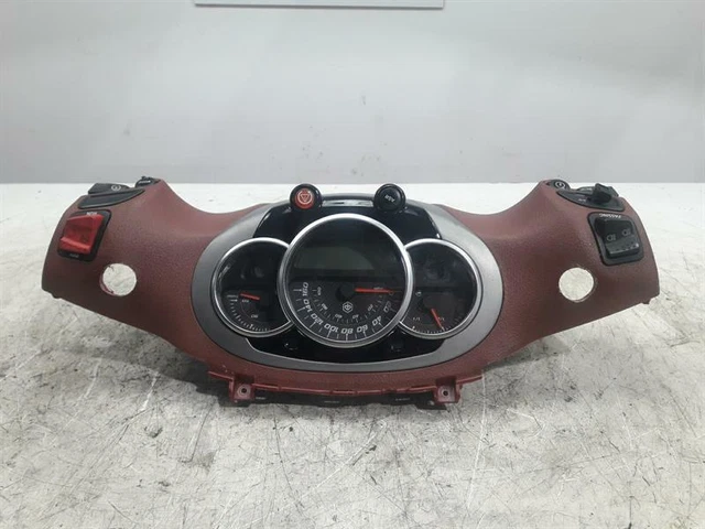 SPEEDO CLOCKS Surround Piaggio Beverly St 350 2016 10K Miles