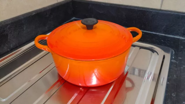 Le Creuset 22cm Orange Enameled Cast Iron Casserole Dish Pot with Lid