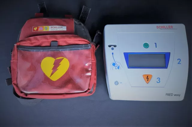 Schiller FRED Easy defibrillator AED Automated External Defibrillator + Case