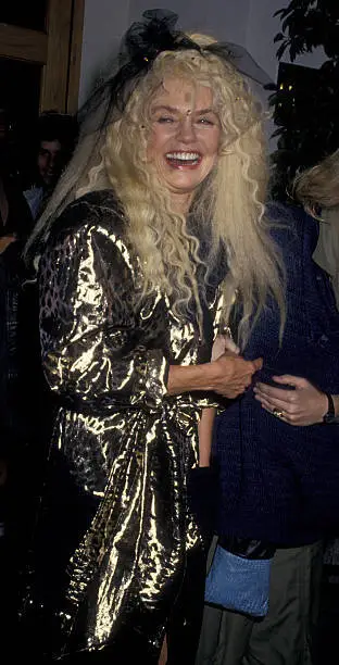 Dyan Cannon attends the premiere of Cross Your Heart 1987 OLD PHOTO 1