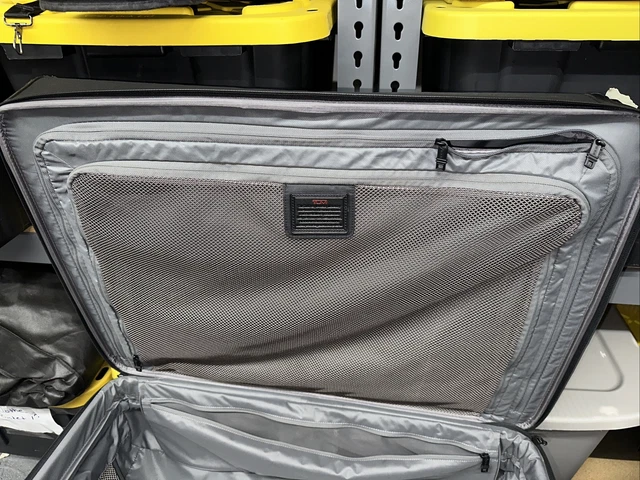 Tumi Alpha 2 Extended Trip Expandable 4 Wheeled Packing Case Spinner - Black 4