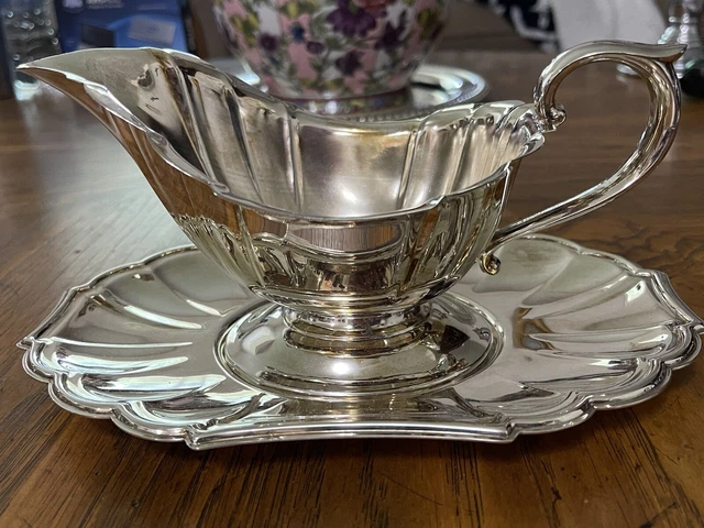 Vinyage Heritage by Gorham, Silverplate Gravy Boat & Tray, Fluted