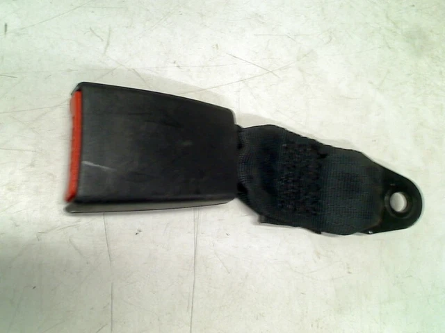 GÜRTELSCHNALLE LINKS HINTEN Suzuki Alto (GF) 2013