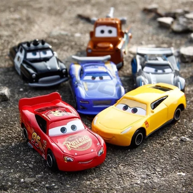 Disney Pixar Auto Lightning McQueen 1: 55 moulage à mouler modèle automobile Toy 3