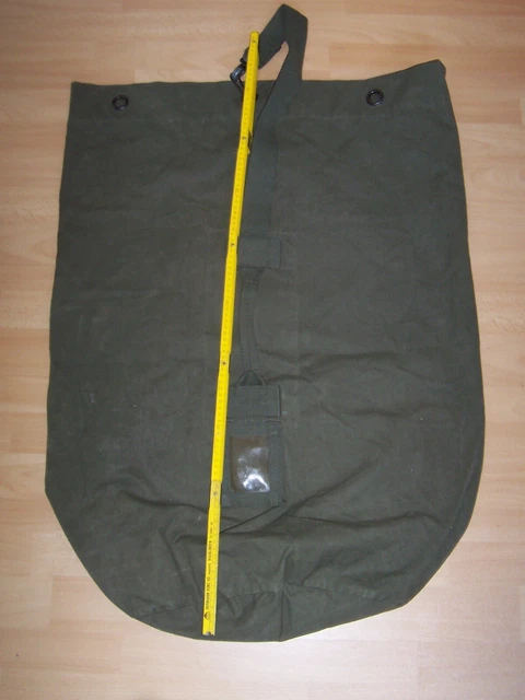 Seesack sehr guter Zustand oliv 85 cm (Höhe) x 44 cm (Durchmesser)