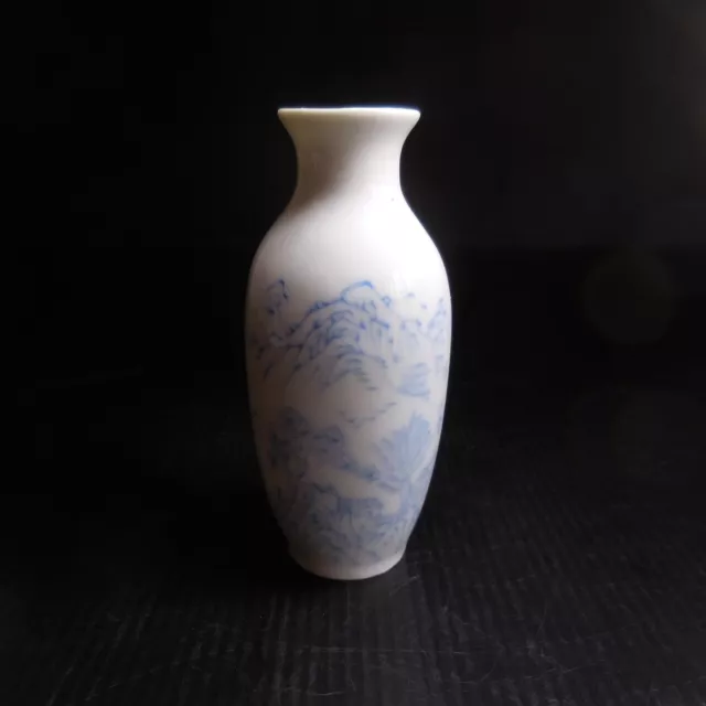 Vase soliflore miniature porcelaine Chine blanc bleu paysage art déco N7425
