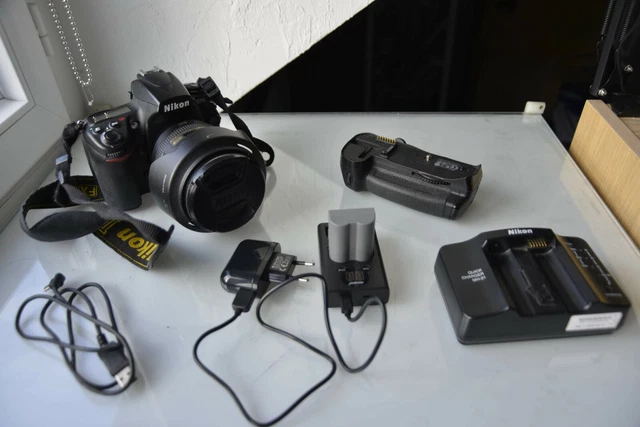 Nikon D700 12,1 Mpix Appareil Photo Reflex Numérique - Noir + Optique Nikkor