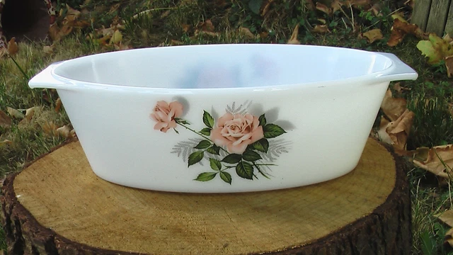 Cocotte style arcopal vintage codec - Arts de la table