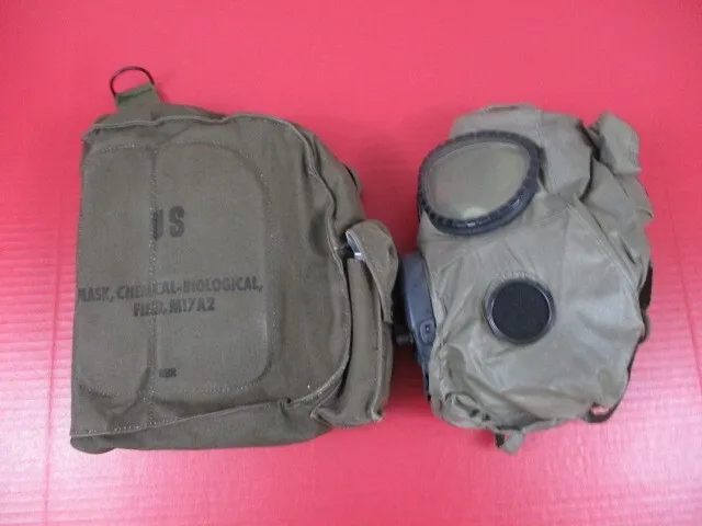 post-Vietnam US Army M17A2 Gas Mask & Canvas Carry Bag w/Straps  Dtd 1986 - XLNT