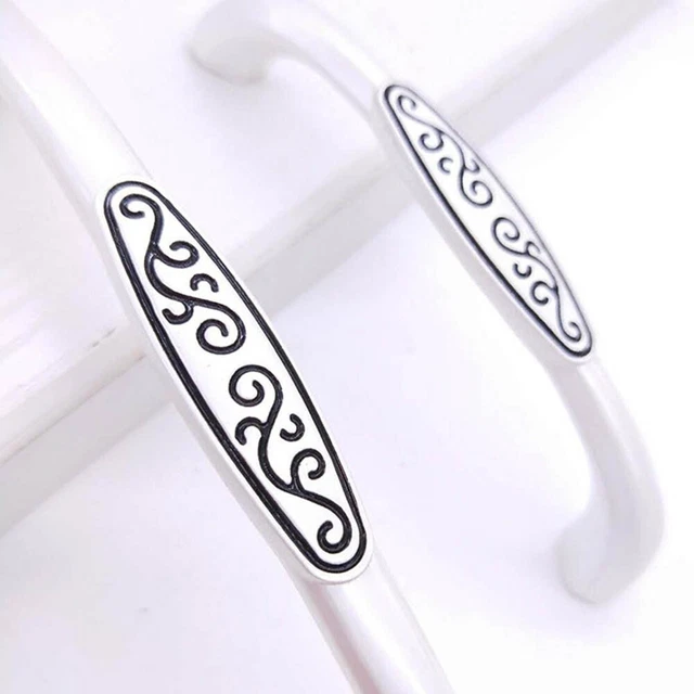 Ganci J Per Asta Armadio In Lega Di Zinco - Regolabili 360° Per Tubi, Cucina, Bagno (Diametro 22.5mm, 2 Stili)