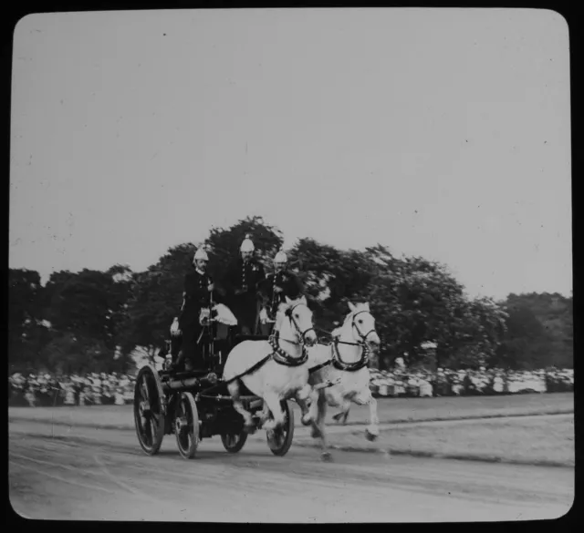 A LONDON HORSE DRAWN FIRE ENGINE C1910 ANTIQUE Magic Lantern Slide PHOTOGRAPH