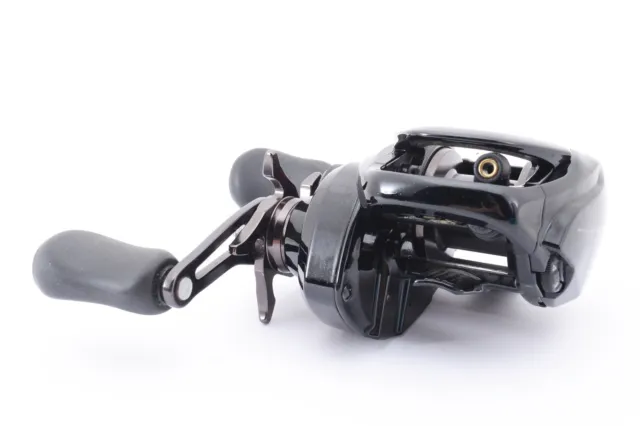 SHIMANO 17 SCORPION DC 100 Right Hand Baitcasting Reel Excellent