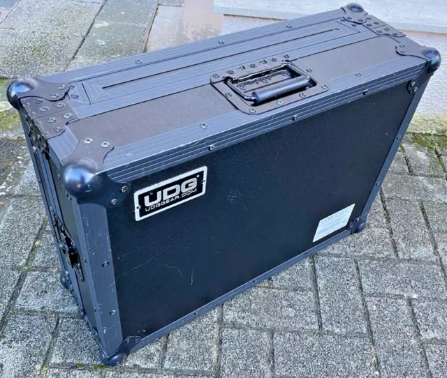 UDG Ultimate Flight Case schwarz für Pioneer DDJ-RR oder SR (/2)