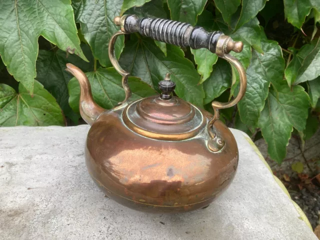Antique Victorian copper kettle, weight is 700 grams.