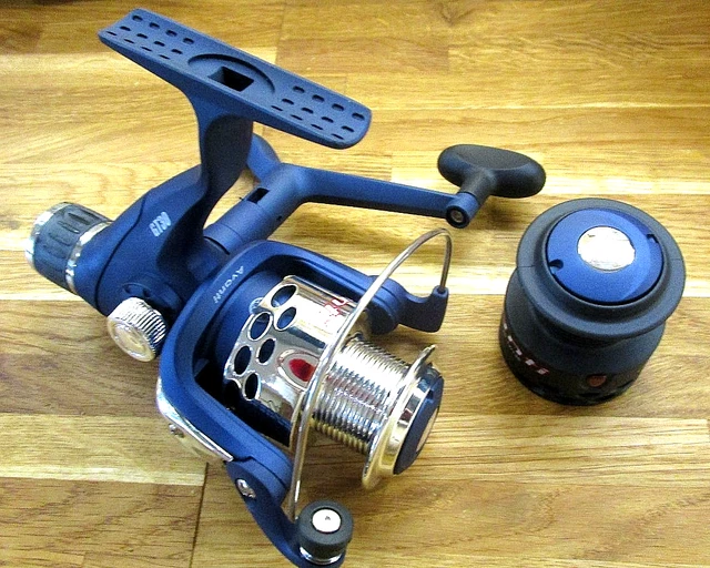 avanti fishing reels AVANTI AZURE GT 30 Boxed Fixed Spool Reel with Spare Spool. NEW/UNUSED  £14.00