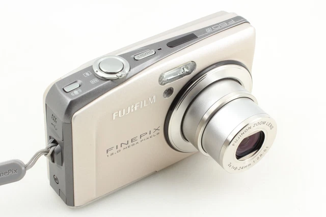 MINT W/BOX] FUJIFILM FinePix F550EXR Black 16.0 MP Digital