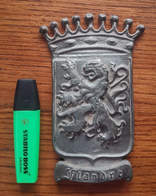 Porte-clés écusson Flandre (Belgique) - Chrome Avec Dôme En Résine Coloré - Cadeau Souvenir