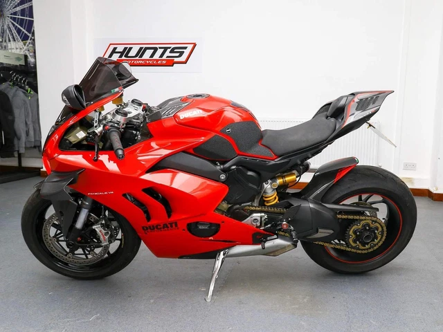 Ducati store v4 1100