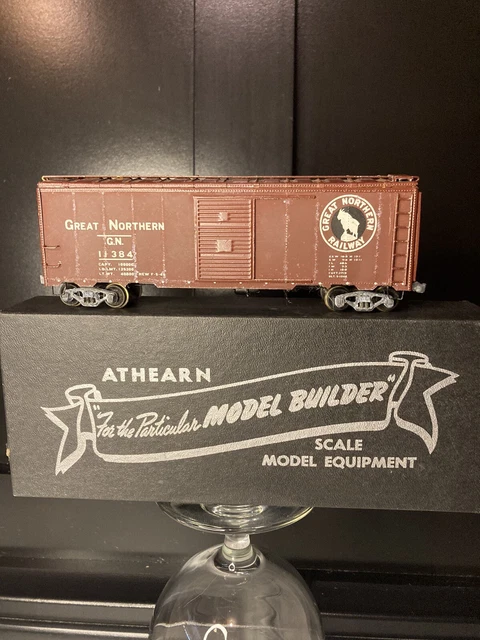 HO scale Athearn Kar-Line Great Northern Railroad Sliding Door Style Box Car
