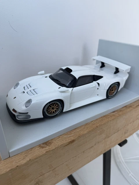 Miniature UT Models Porsche 911 GT2 1993 - Repsol, échelle 1/18, Neuve