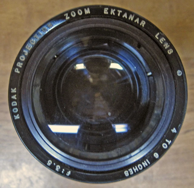 KODAK PROJECTION ZOOM Slide Projector EKTANAR LENS f3.5, 4 to 6 inches