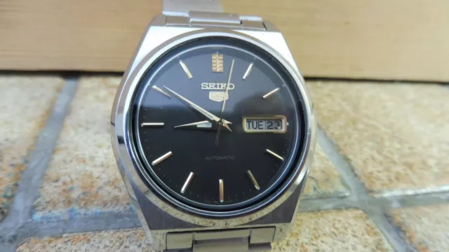 Rare Montre Seiko 5, Calibre 7009A, Automatique, Boitier Acier, Fab.japon.