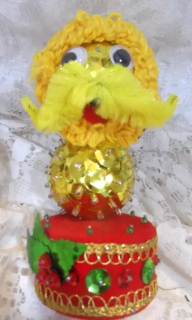 Beaded Ornament - VINTAGE HANDMADE CIRCUS LION w/PUSH-PIN BEADS & TRIM