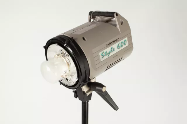 Elinchrom Style 600. Potente cabezal de flash de estudio + plomo + tapa.  Tubo nuevo ajustado.