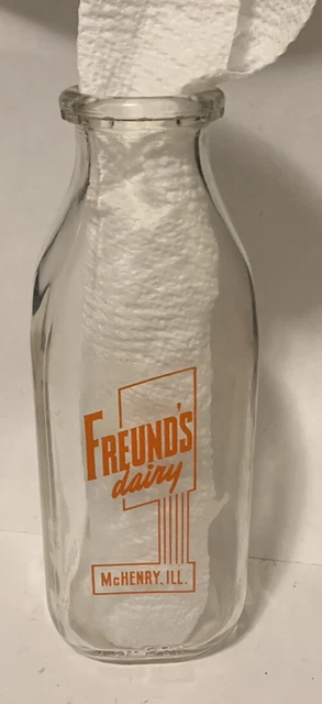 Freund's Dairy McHenry, Illinois Square Quart Bottle Milk Rare