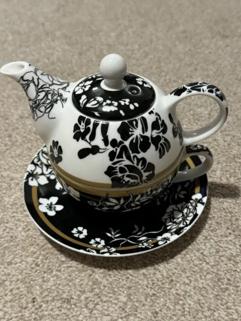 Victoria And Albert Tea Pot And Matching Saucer For One