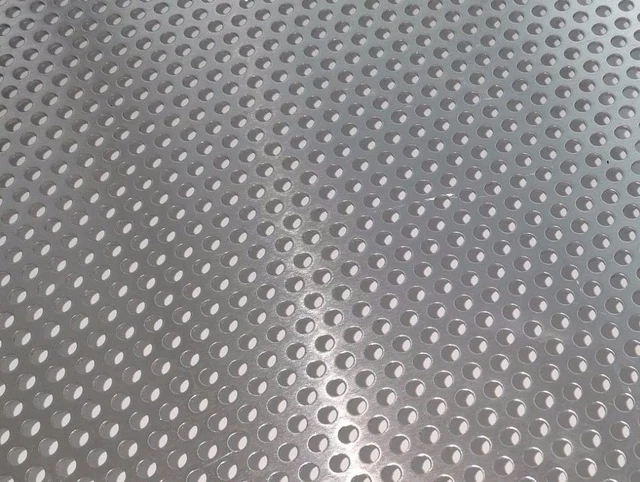 ATALLIKA Lochblech Aluminium Rv 5-8 [350x300 Mm] – 2mm Stark, Wetterfest, Made In Germany – Perfekt Für Kellerfenster, DIY & Mehr Kellerschacht Abdeckung Alu
