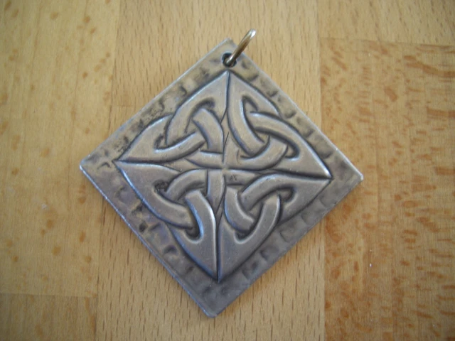 Pendentif Ancien En Argent Massif à Identifier - Occasion Excellent état - France