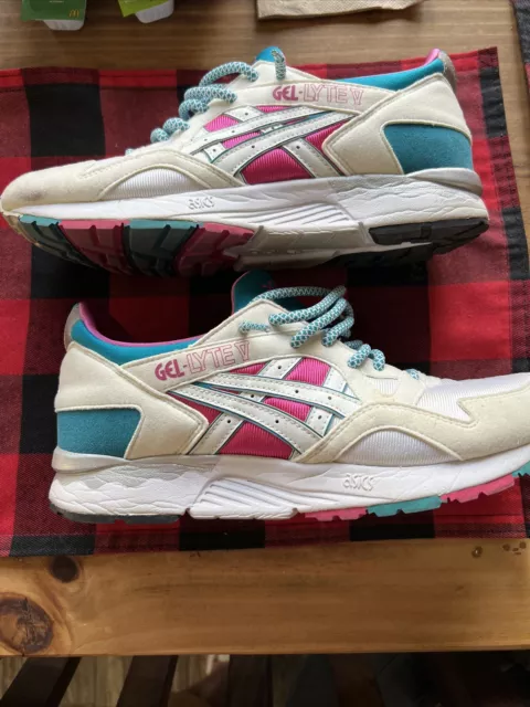 Size 9 - ASICS GEL-Lyte V White Magenta