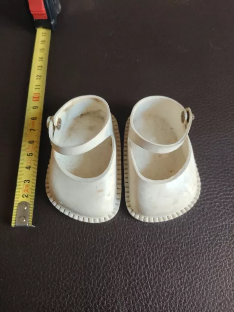 POUPÉE  - chaussures  de  poupée Bella