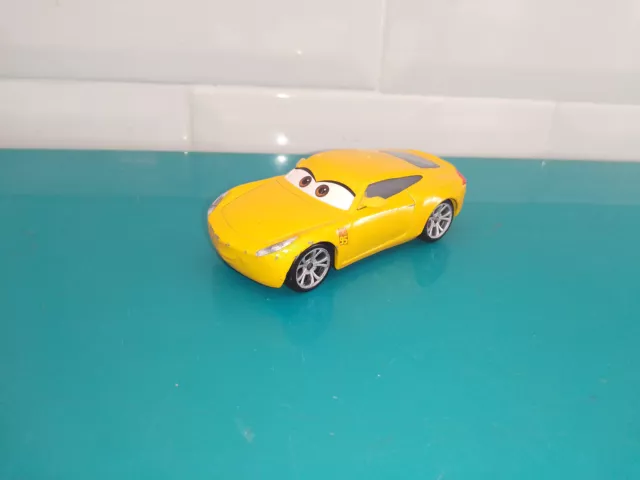 BAC4 voiture en métal Mattel Cars Disney pixar cruz ramirez