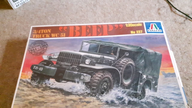 ANCIENNE MAQUETTE A Monter 1/35 Italeri 6412 Vw Typ 87 Afrika Korps EUR