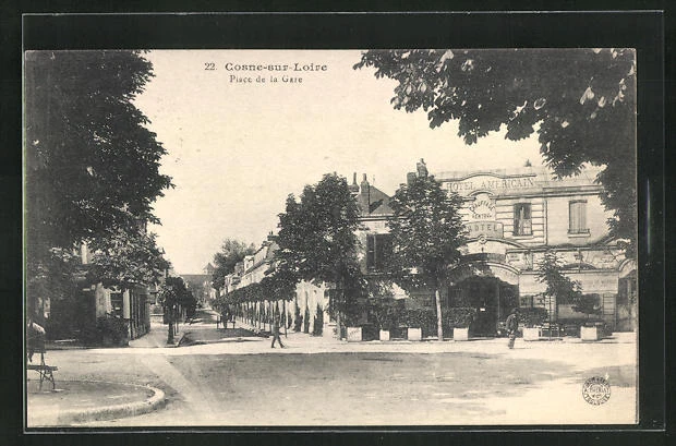CPA Cosne-sur-Loire, Place de la Gare, Hotel Americain 1917