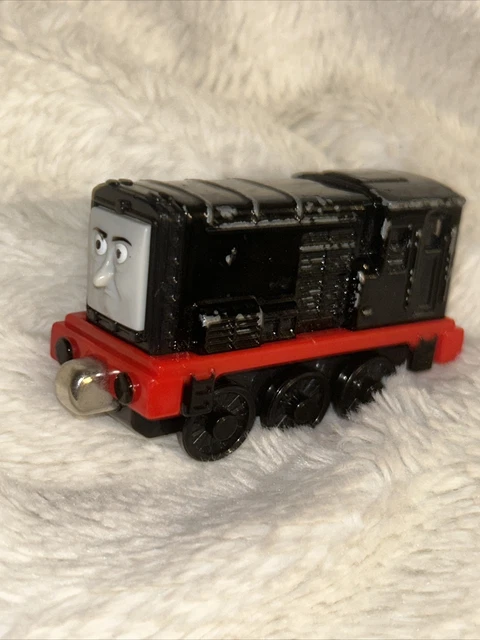 thomas-the-tank-engine-friends-diesel-diecast-engine-vehicle-2009
