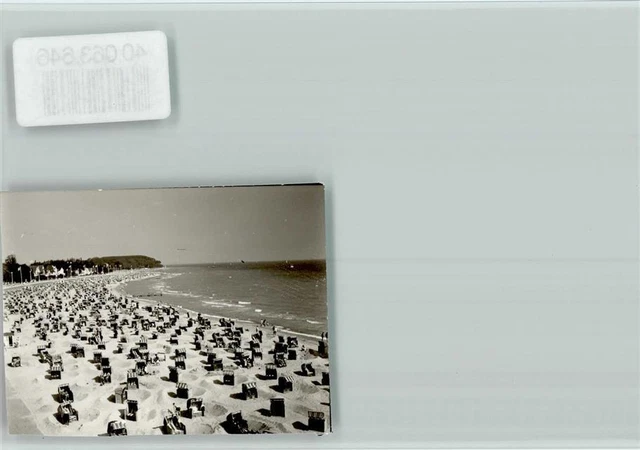40063646 - 2401 Travemuende Strand mit Strandkoerben Luebeck Stadtkreis