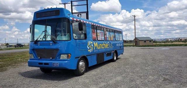 Turnkey Bus Convenience Store Food Truck Business Star on social media