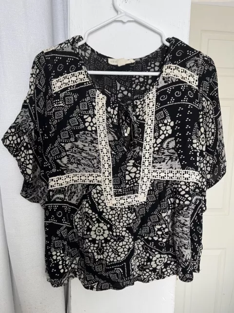 Lovestitch Women Top Size Large Black Boho Lace Trim Flutter Sleeve Rayon Blouse