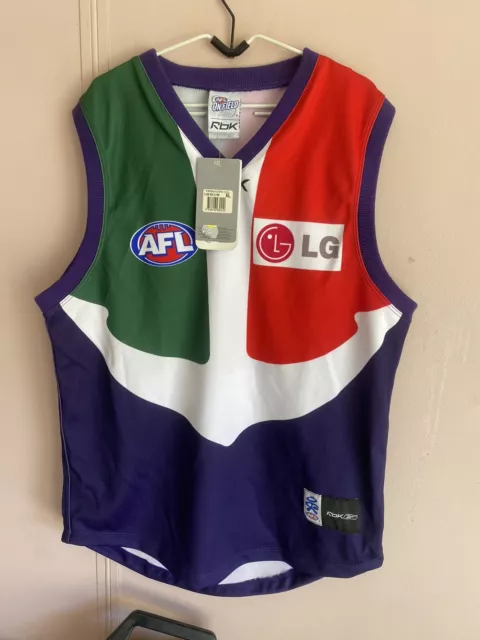 Vintage Fremantle Dockers AFL Guernsey Jumper Jersey. 2000s Reebok Mens Tags New