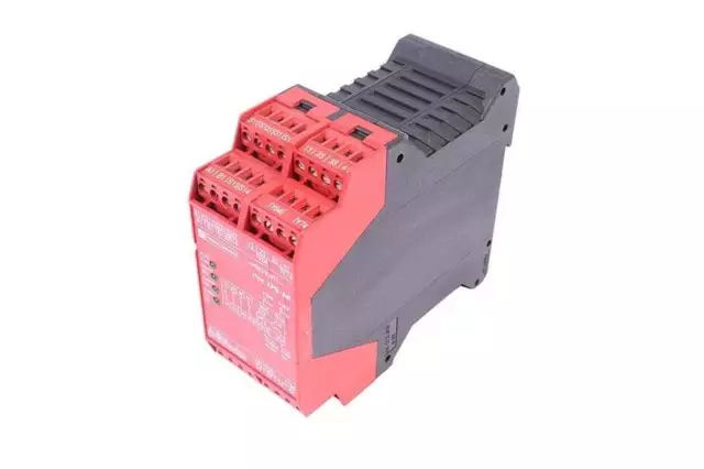 Telemecanique Xps-Ak Xpsak Xpsak371144P Xpsak371144P Safety Relay Id185540