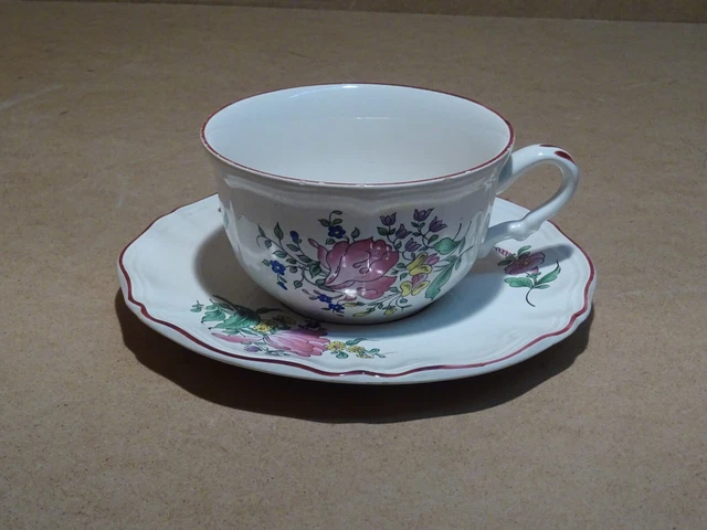 Tasse et sa sous tasse à Chocolat en Faïence KG Lunéville