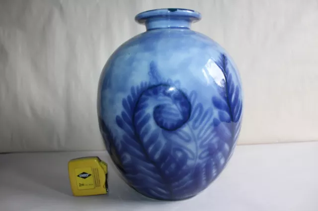 Important vase Art déco en porcelaine Limoges signé Camille Tharaud