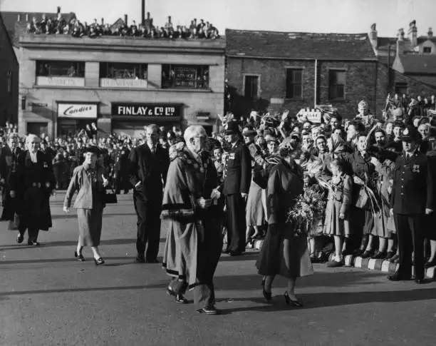 Queen Elizabeth II arriving Town Hall Dewsbury Mayor Dewsbury - 1954 Old Photo