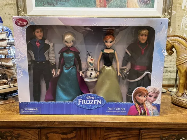 Frozen deluxe sales collector gift set