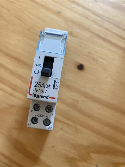 CONTACTEUR CX3 HEURE Creuse 230V 2F 25A Legrand 412501 EUR 29,00 ...