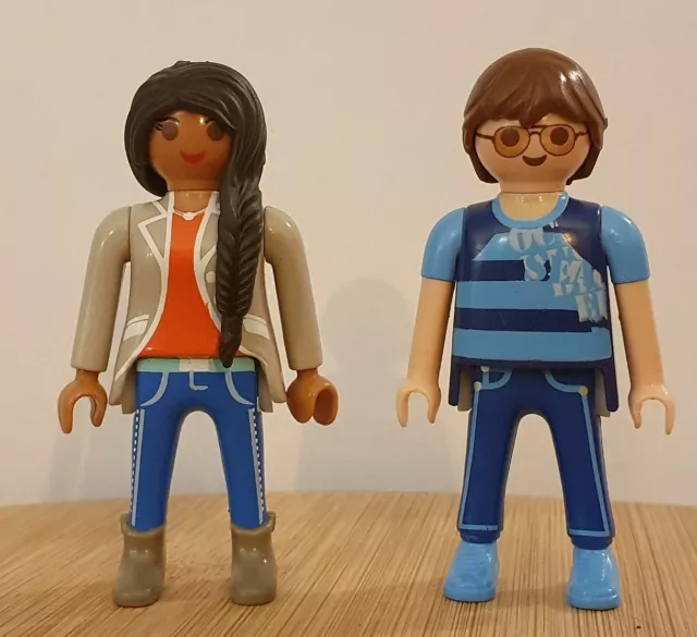Playmobil La Voiture De Ville Avec Jeune Couple  - 2 Adultes - Vehicule Detente 2