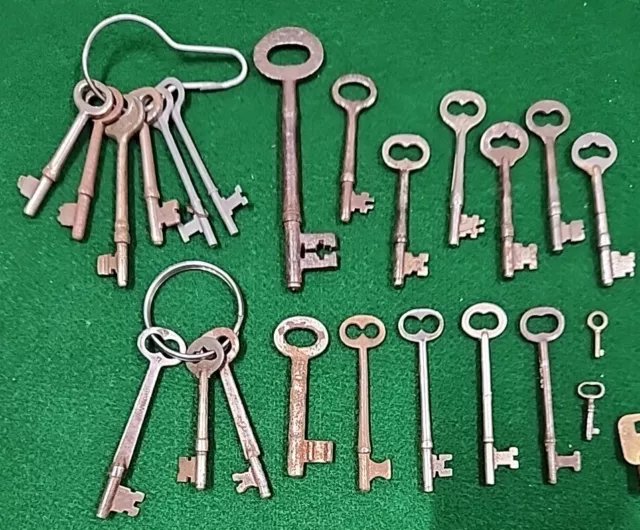 Lot of 37 Vintage & Antique Skelton And Other Keys 2
